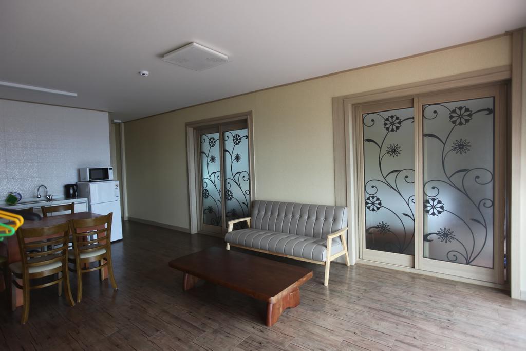 Good Day Pension Seogwipo Room photo